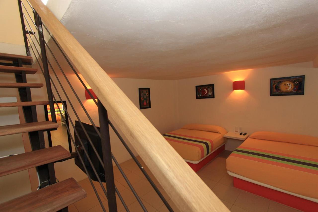 Hotel Plaza Tangolunda Kültér fotó