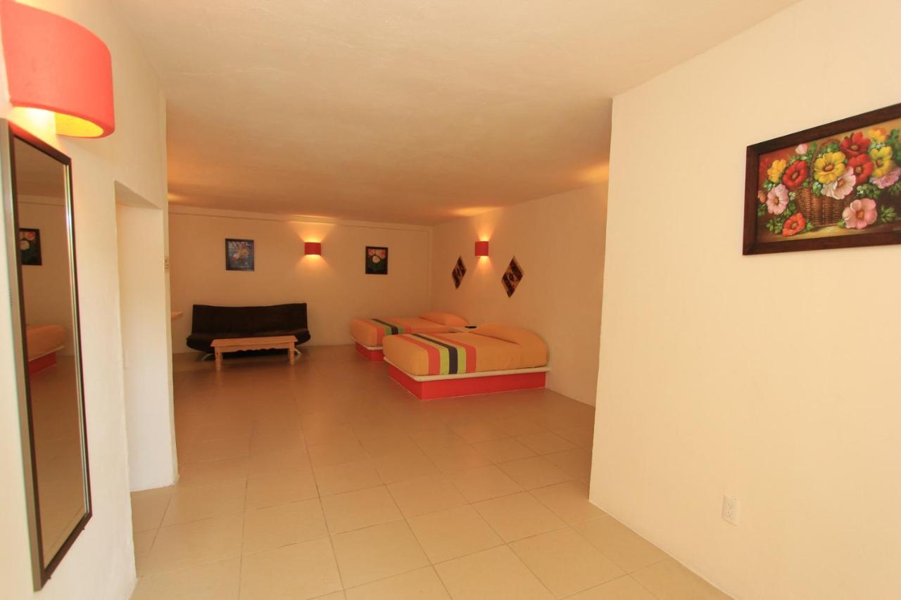 Hotel Plaza Tangolunda Kültér fotó