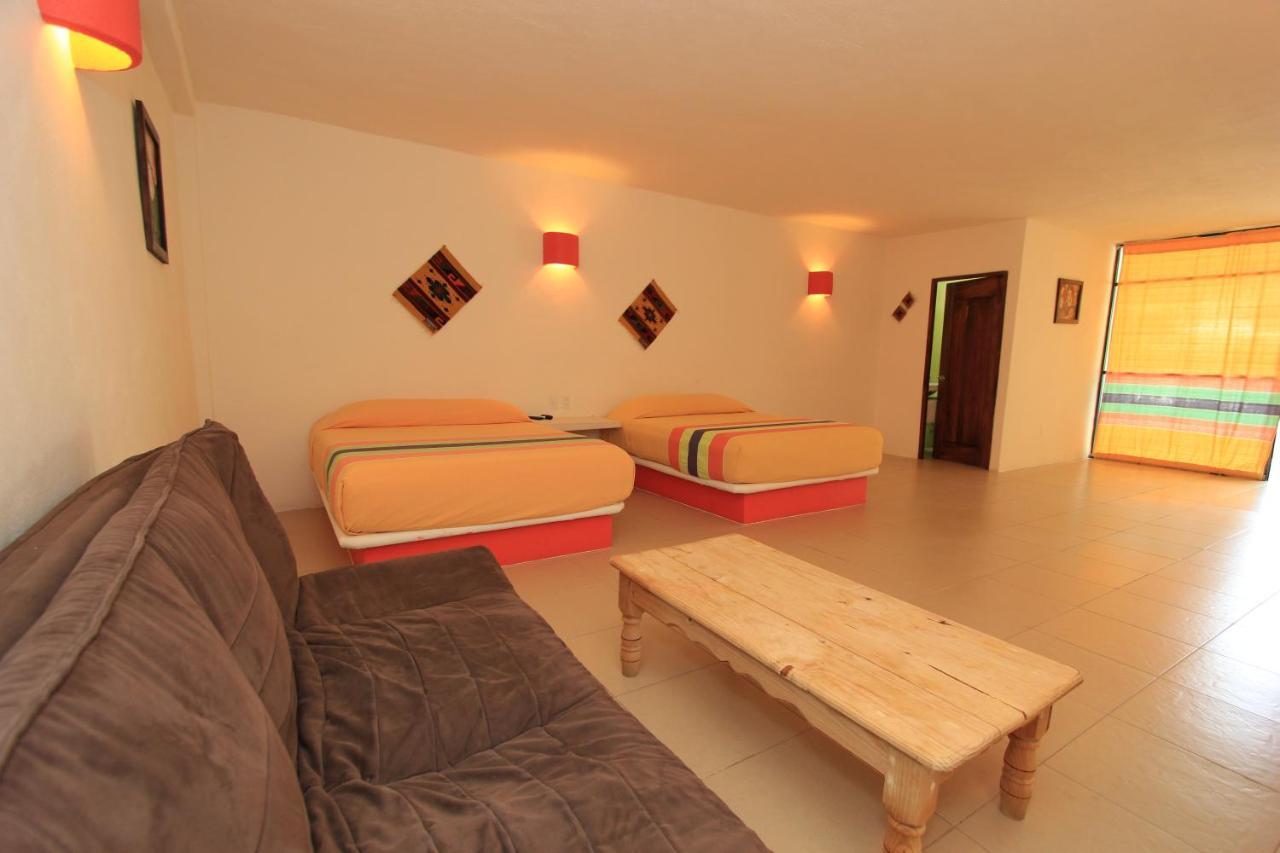 Hotel Plaza Tangolunda Kültér fotó