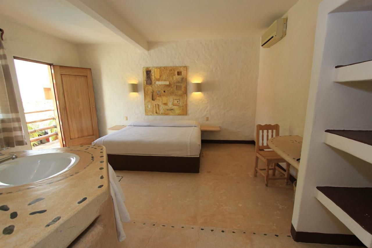 Hotel Plaza Tangolunda Kültér fotó