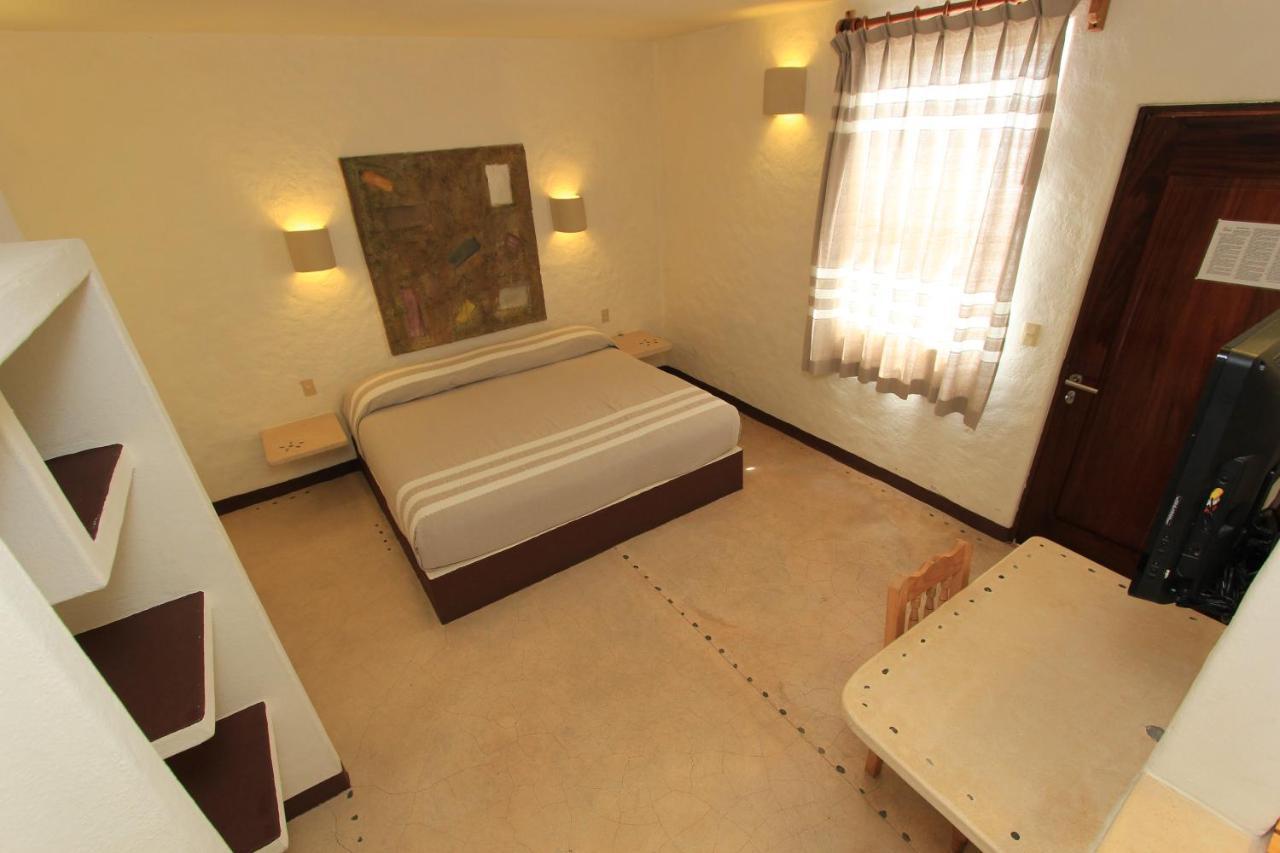 Hotel Plaza Tangolunda Kültér fotó